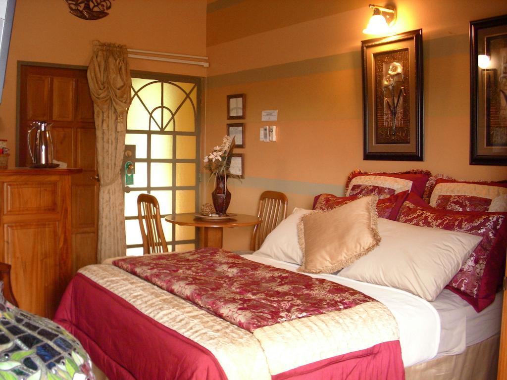 Native Abode Bed & Breakfast Bon Accord Village Oda fotoğraf