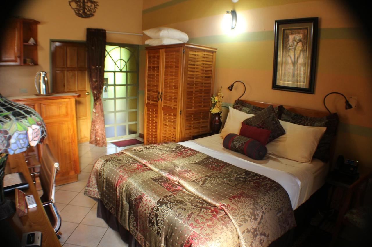 Native Abode Bed & Breakfast Bon Accord Village Dış mekan fotoğraf