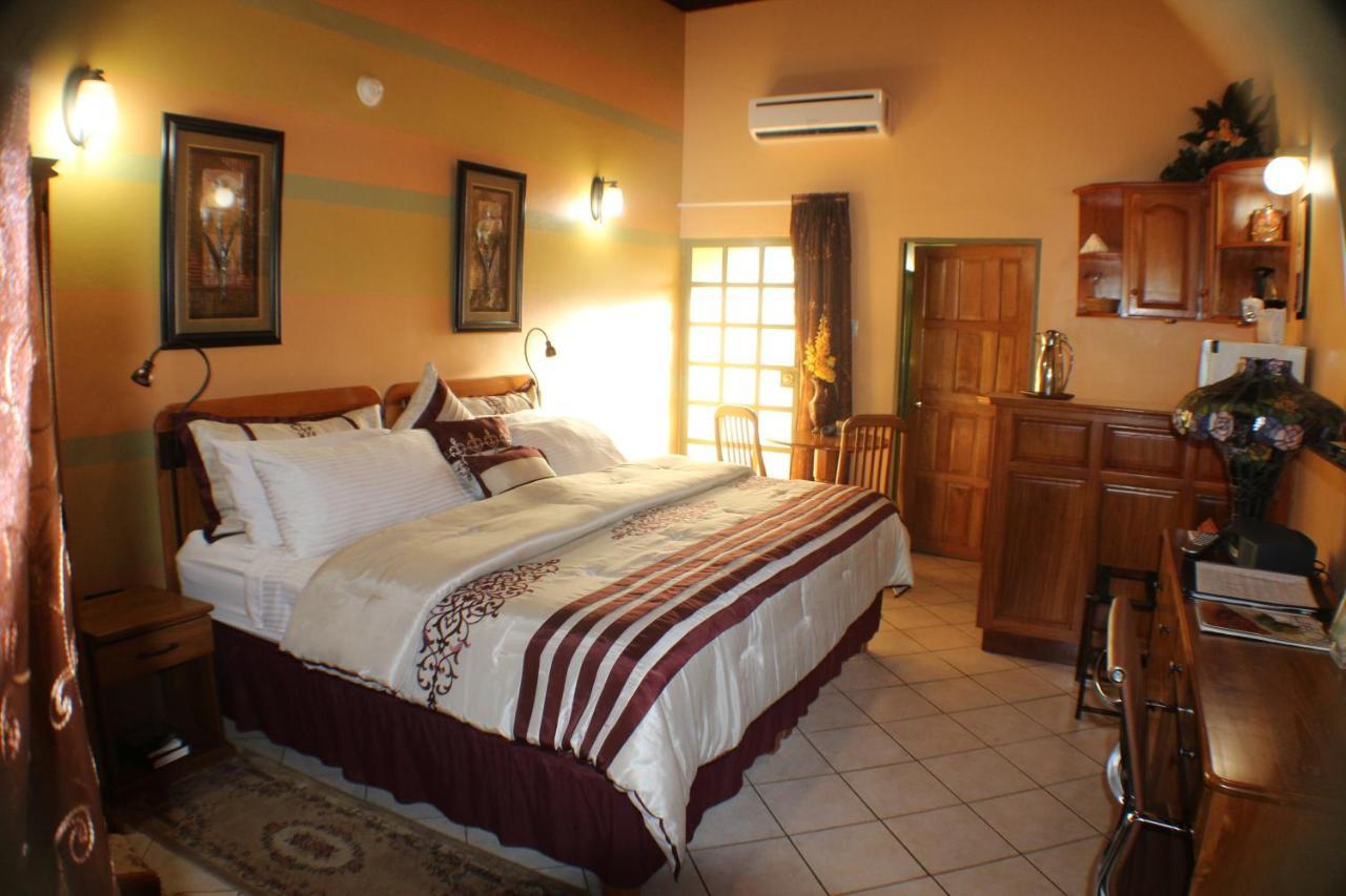 Native Abode Bed & Breakfast Bon Accord Village Dış mekan fotoğraf