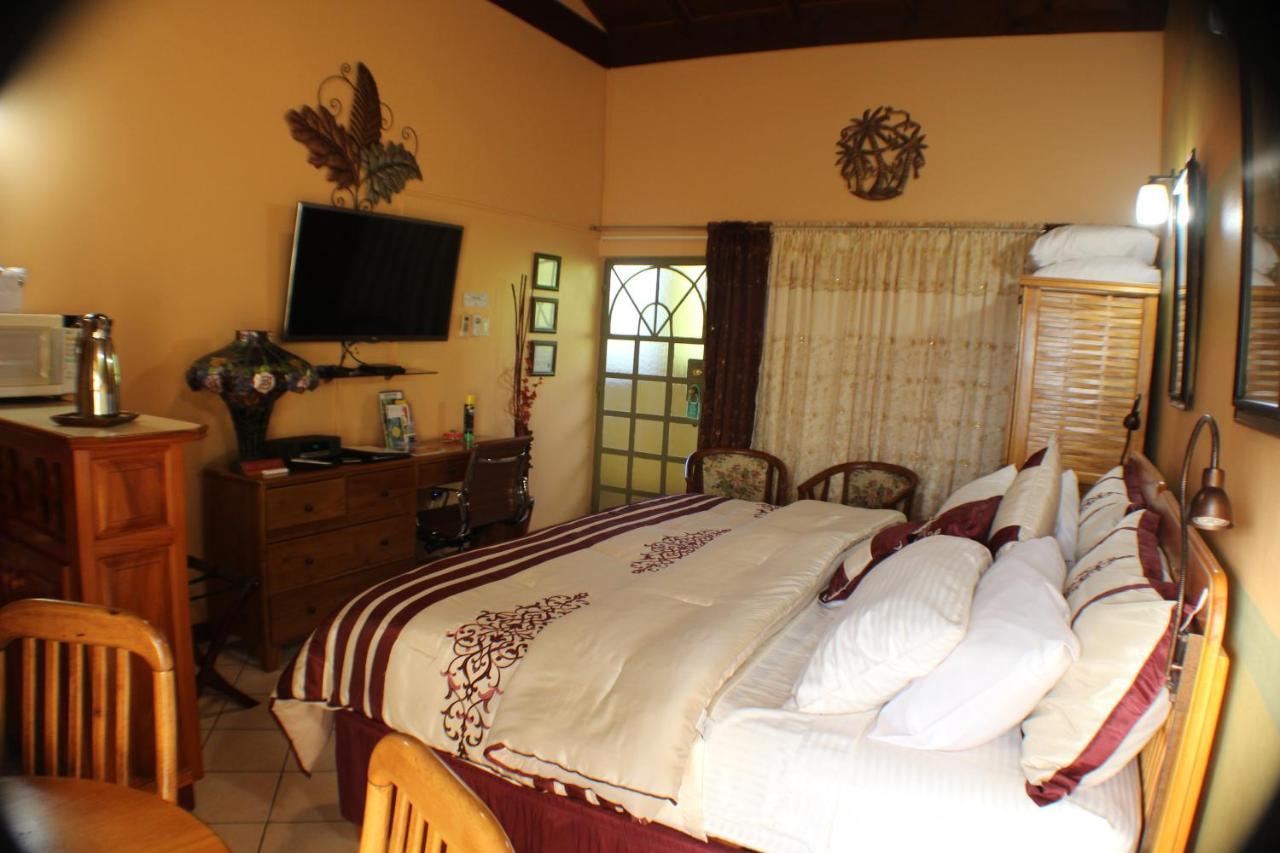 Native Abode Bed & Breakfast Bon Accord Village Dış mekan fotoğraf