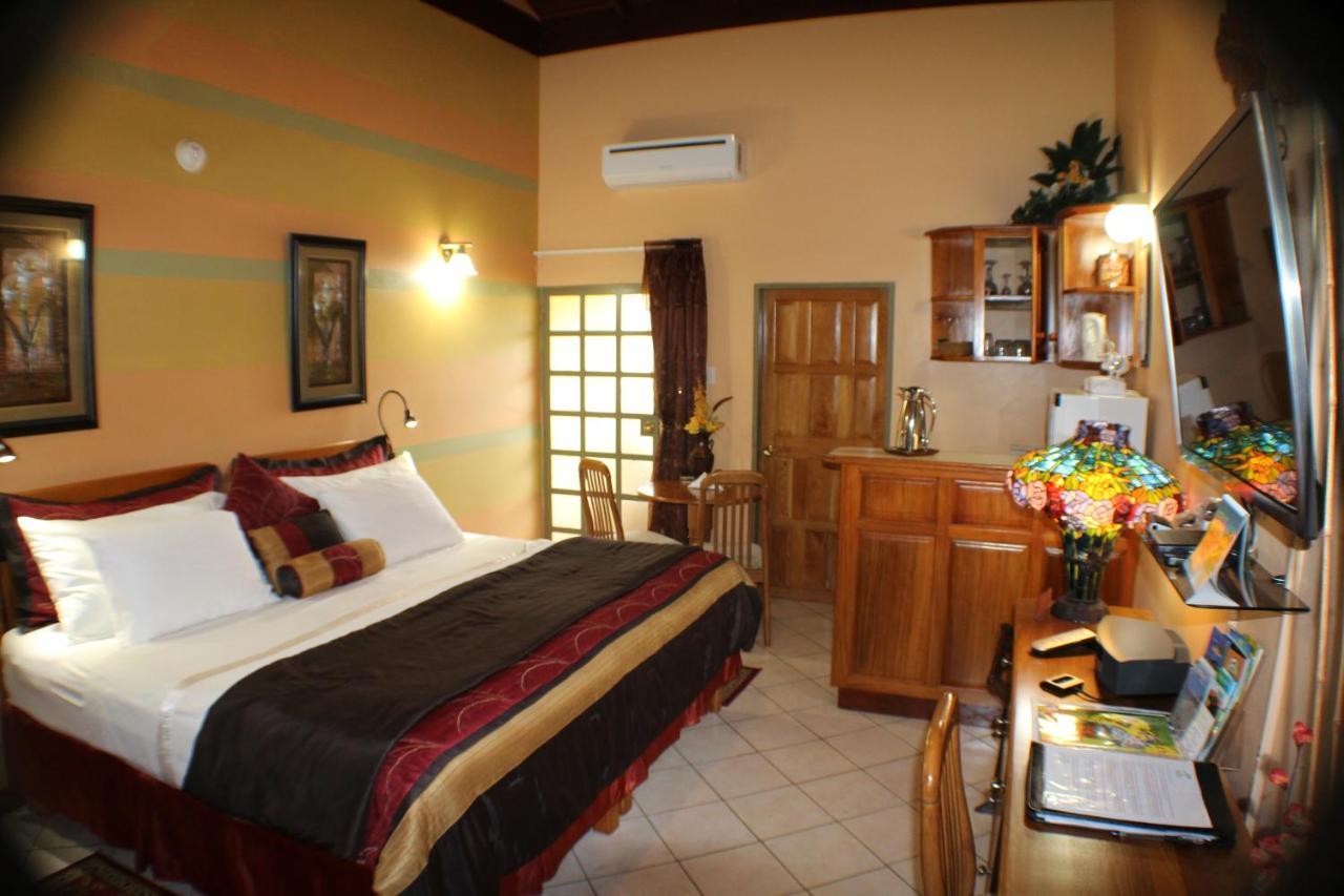 Native Abode Bed & Breakfast Bon Accord Village Dış mekan fotoğraf