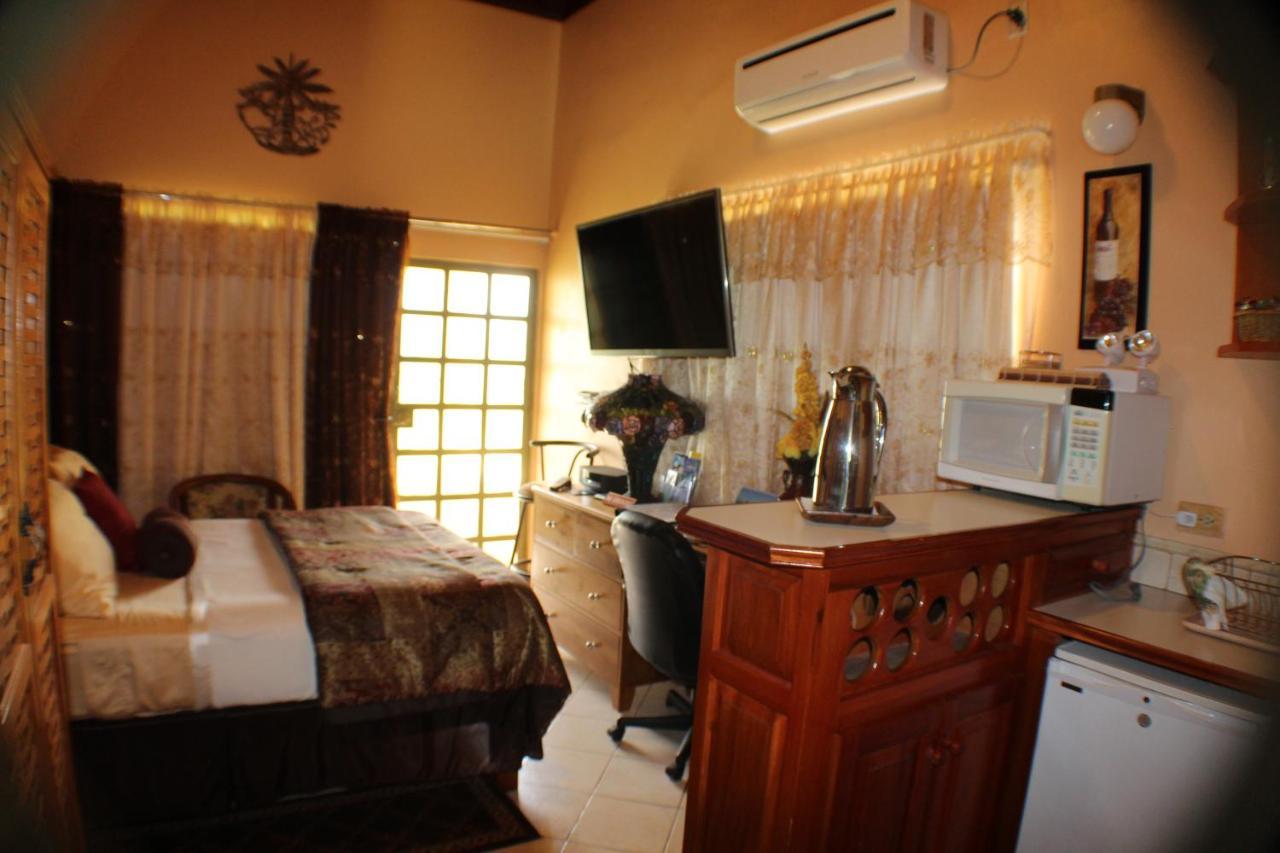 Native Abode Bed & Breakfast Bon Accord Village Dış mekan fotoğraf