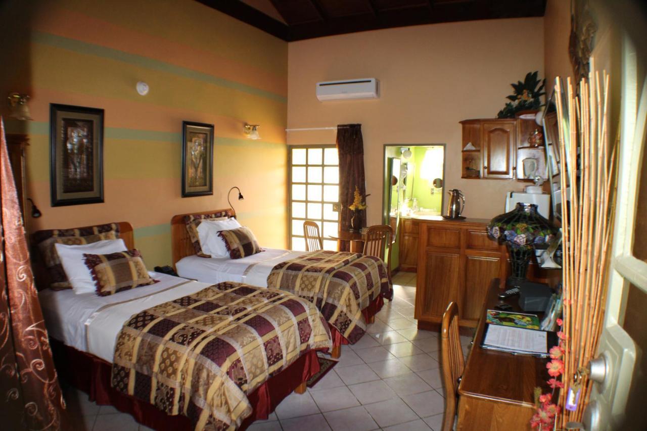 Native Abode Bed & Breakfast Bon Accord Village Dış mekan fotoğraf
