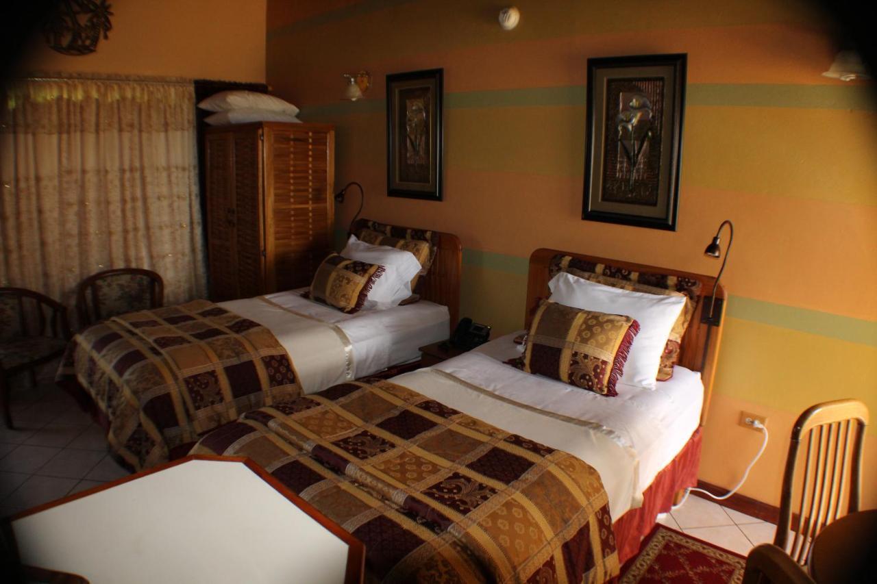 Native Abode Bed & Breakfast Bon Accord Village Dış mekan fotoğraf